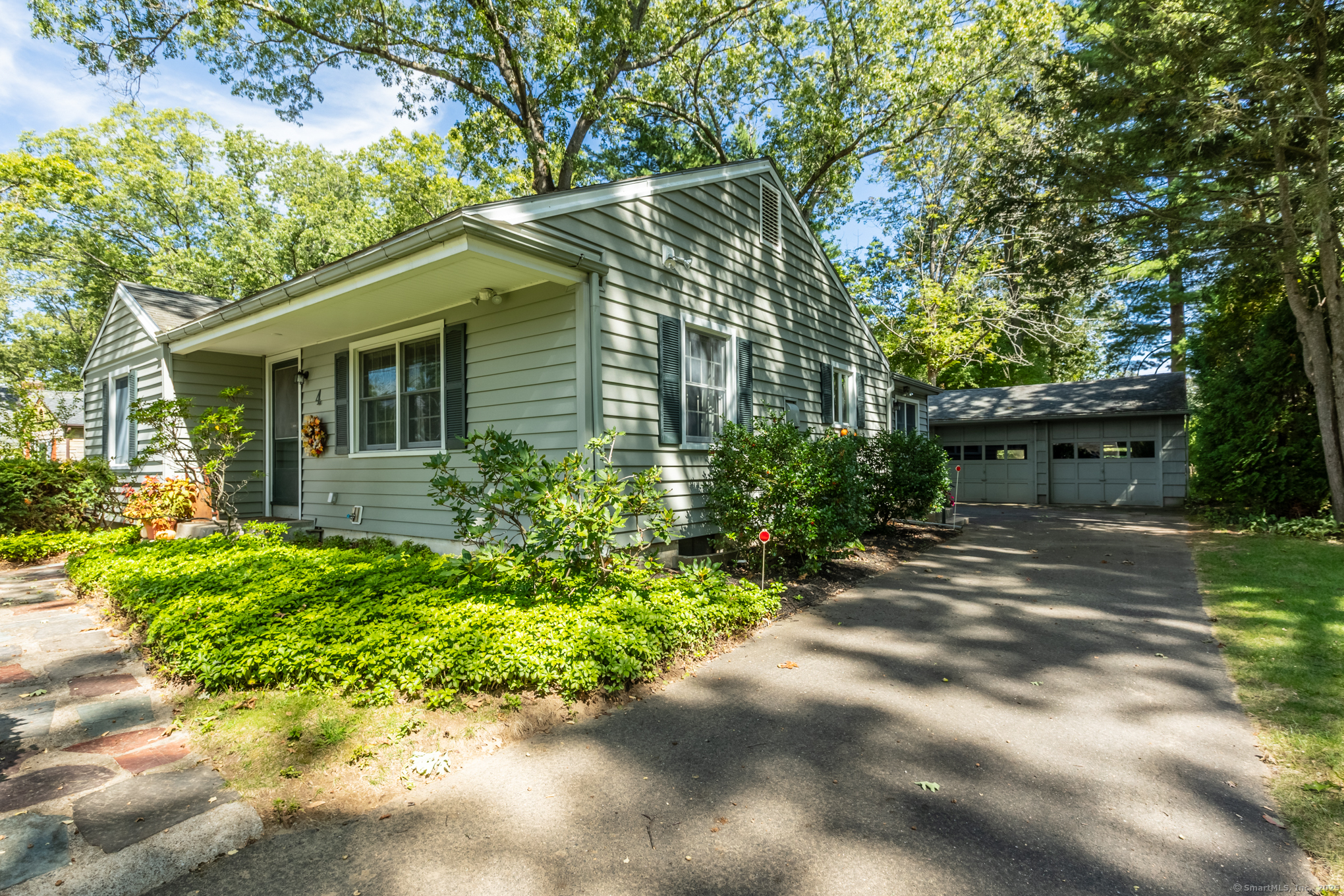 4 South George Washington Road