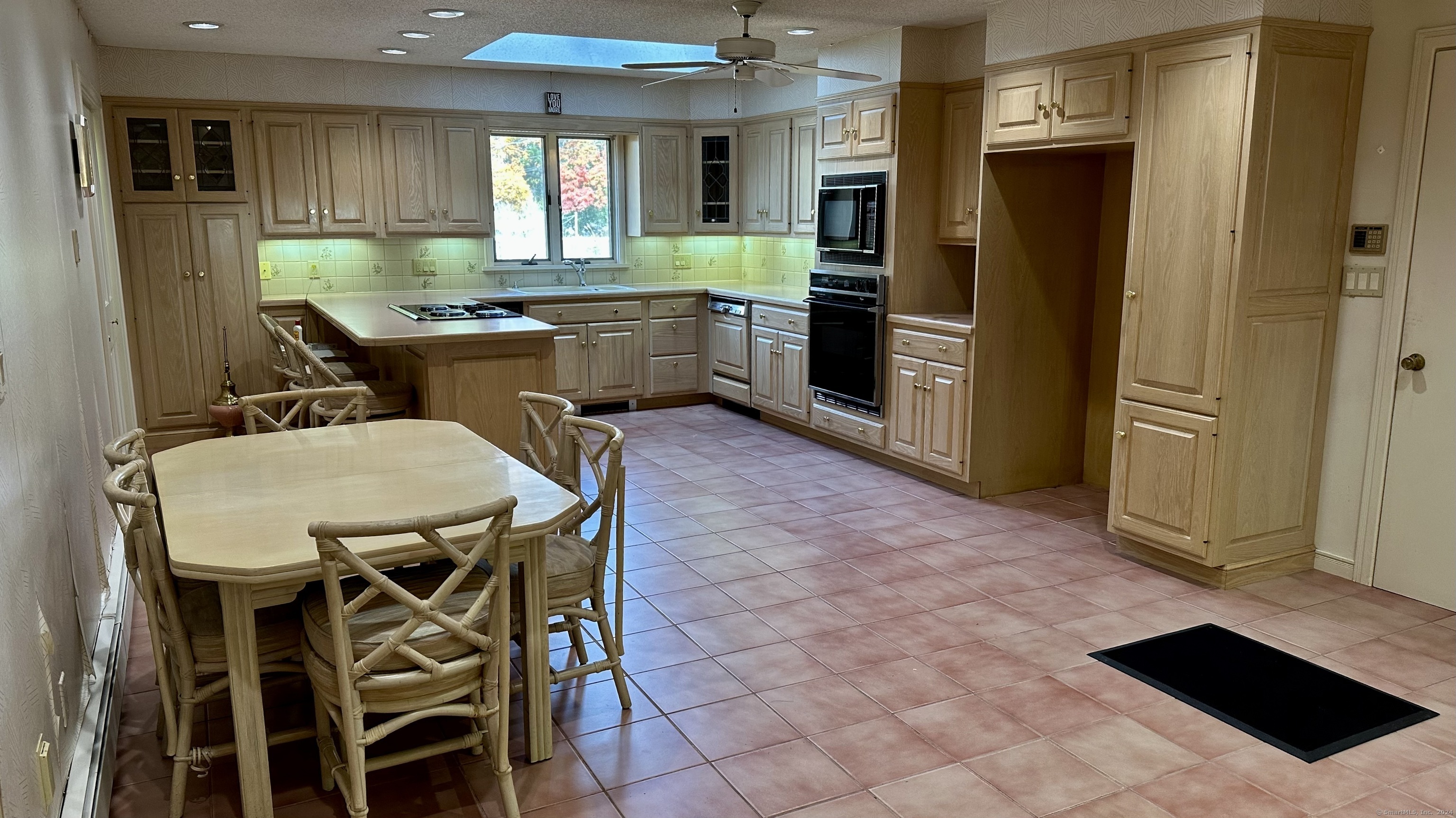 162 Pequot Trail, Stonington, Connecticut image 12