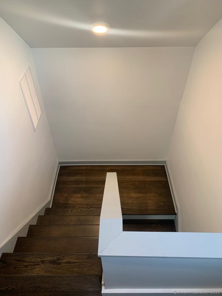 275 Burnsford Avenue, Bridgeport, Connecticut image 11
