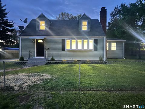 Photo of 18 Walsh Street, Bloomfield, CT 06002 (MLS # 24171467)