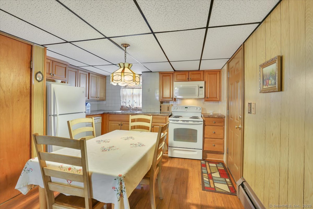 17 Howland Street, Waterbury, Connecticut image 24