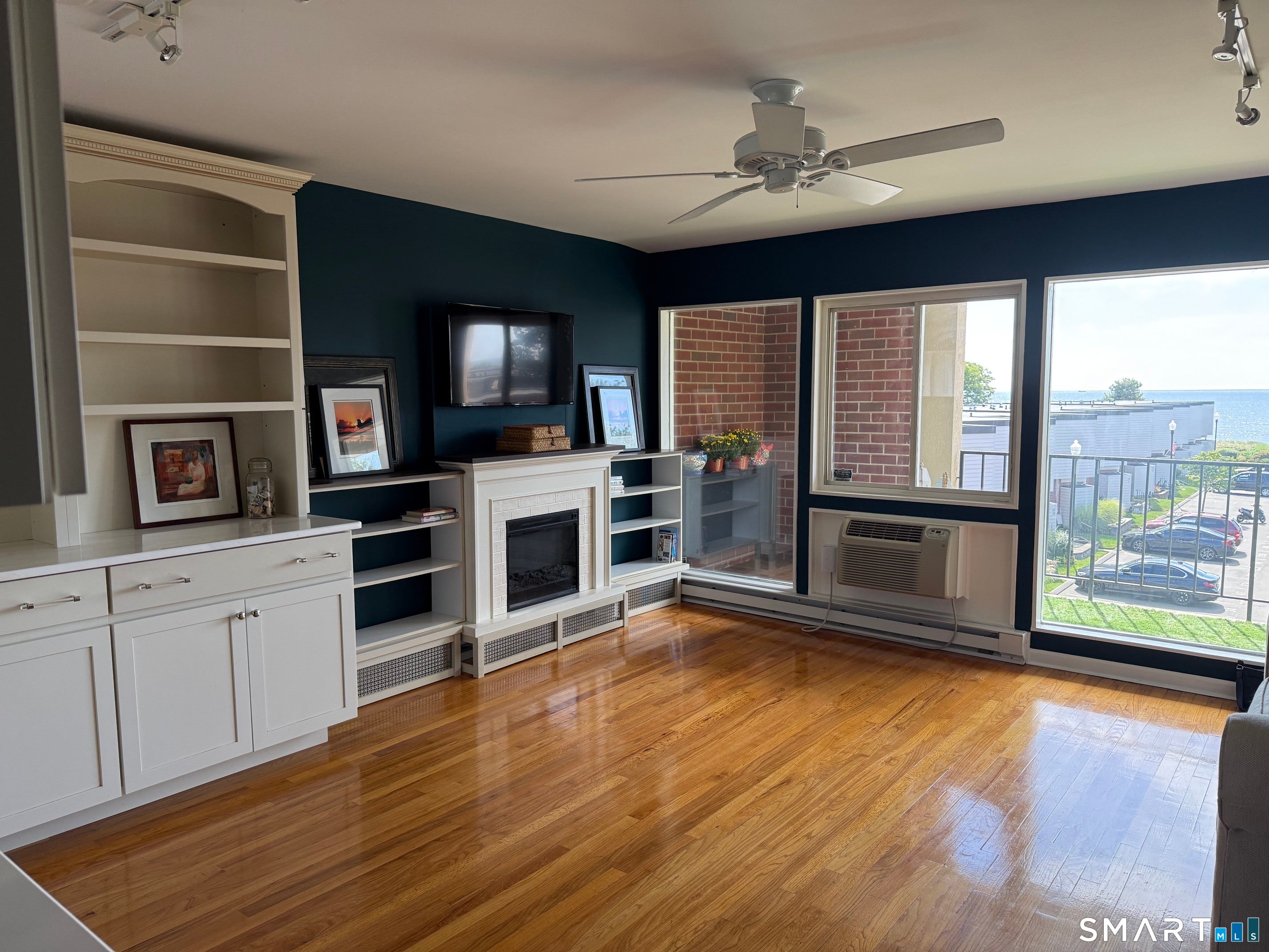 255 West Walk 255