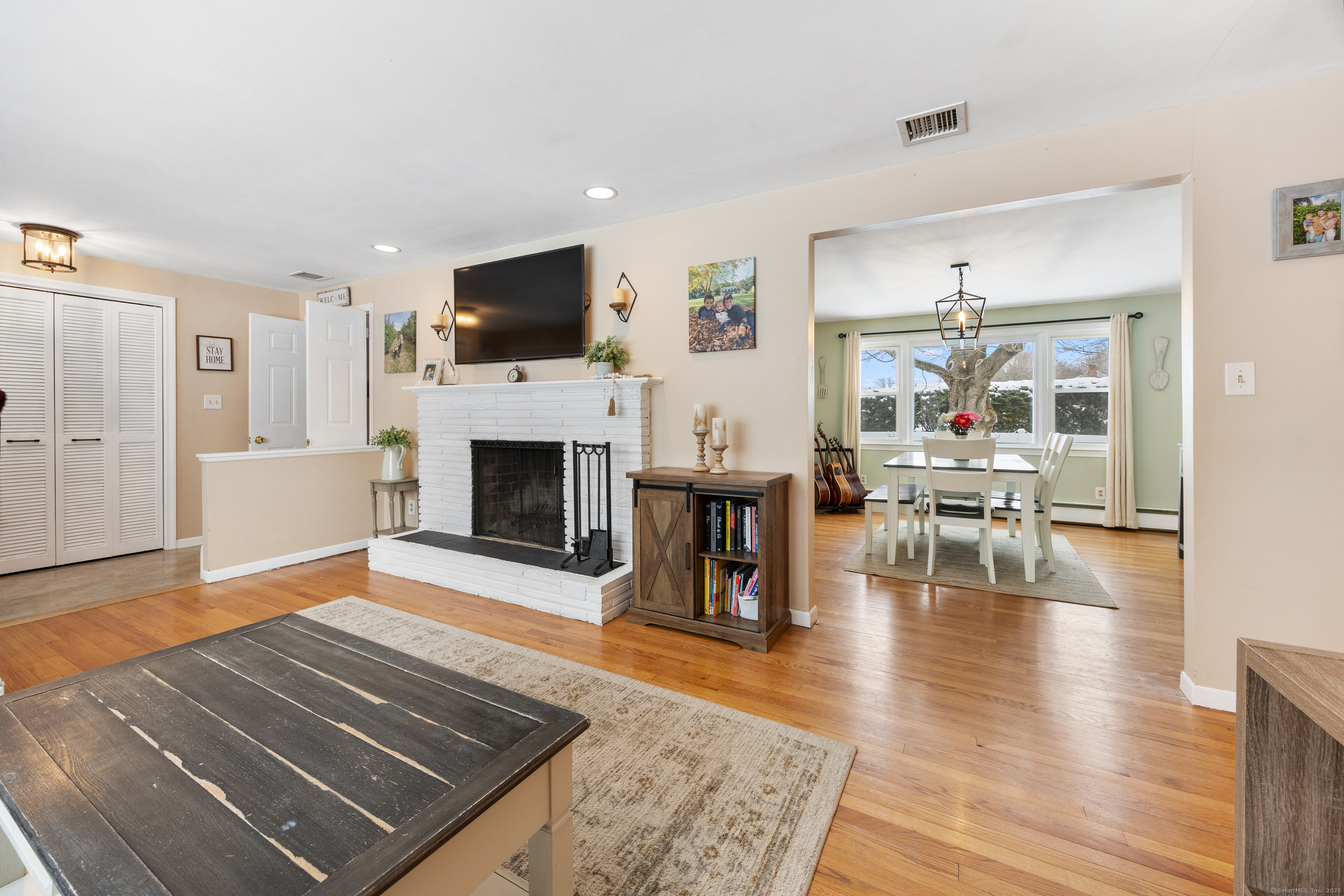 18 Marion Drive, North Haven, Connecticut image 9