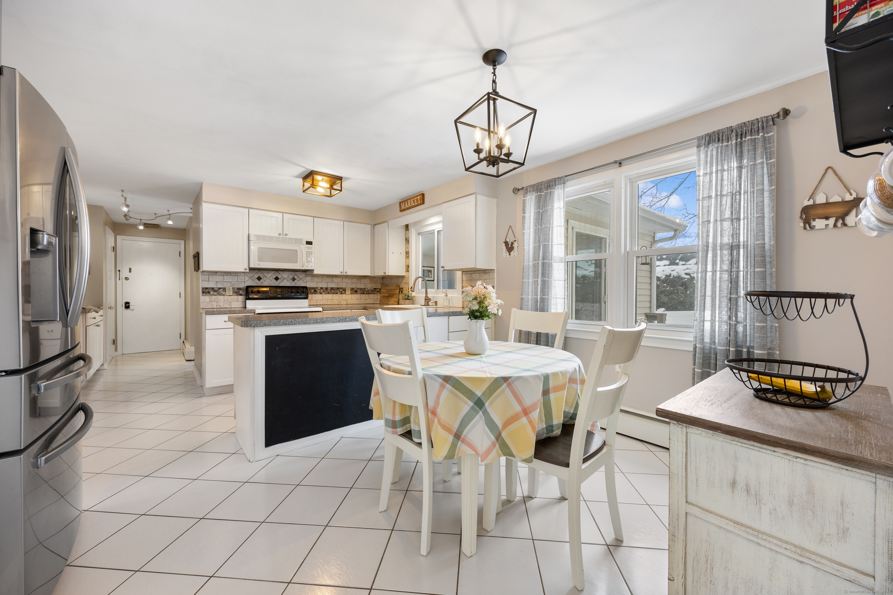 18 Marion Drive, North Haven, Connecticut image 6