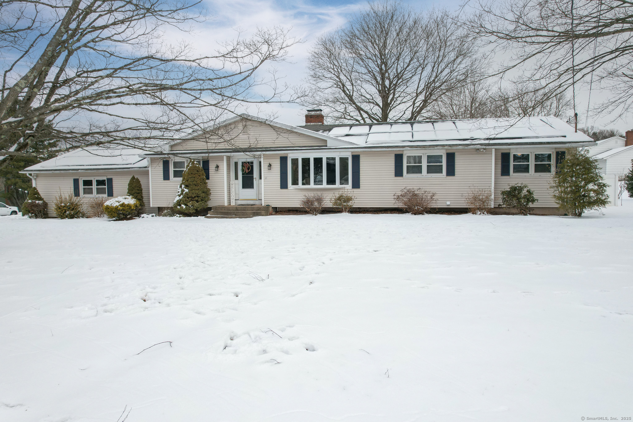 Property for Sale at Marion Drive, North Haven, Connecticut - Bedrooms: 4 
Bathrooms: 2 
Rooms: 8  - $475,000