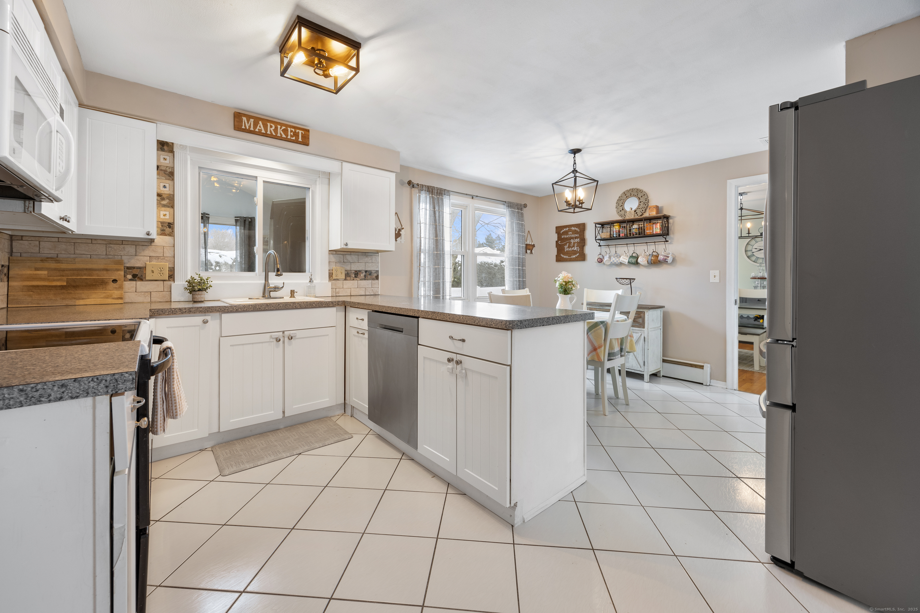 18 Marion Drive, North Haven, Connecticut image 4