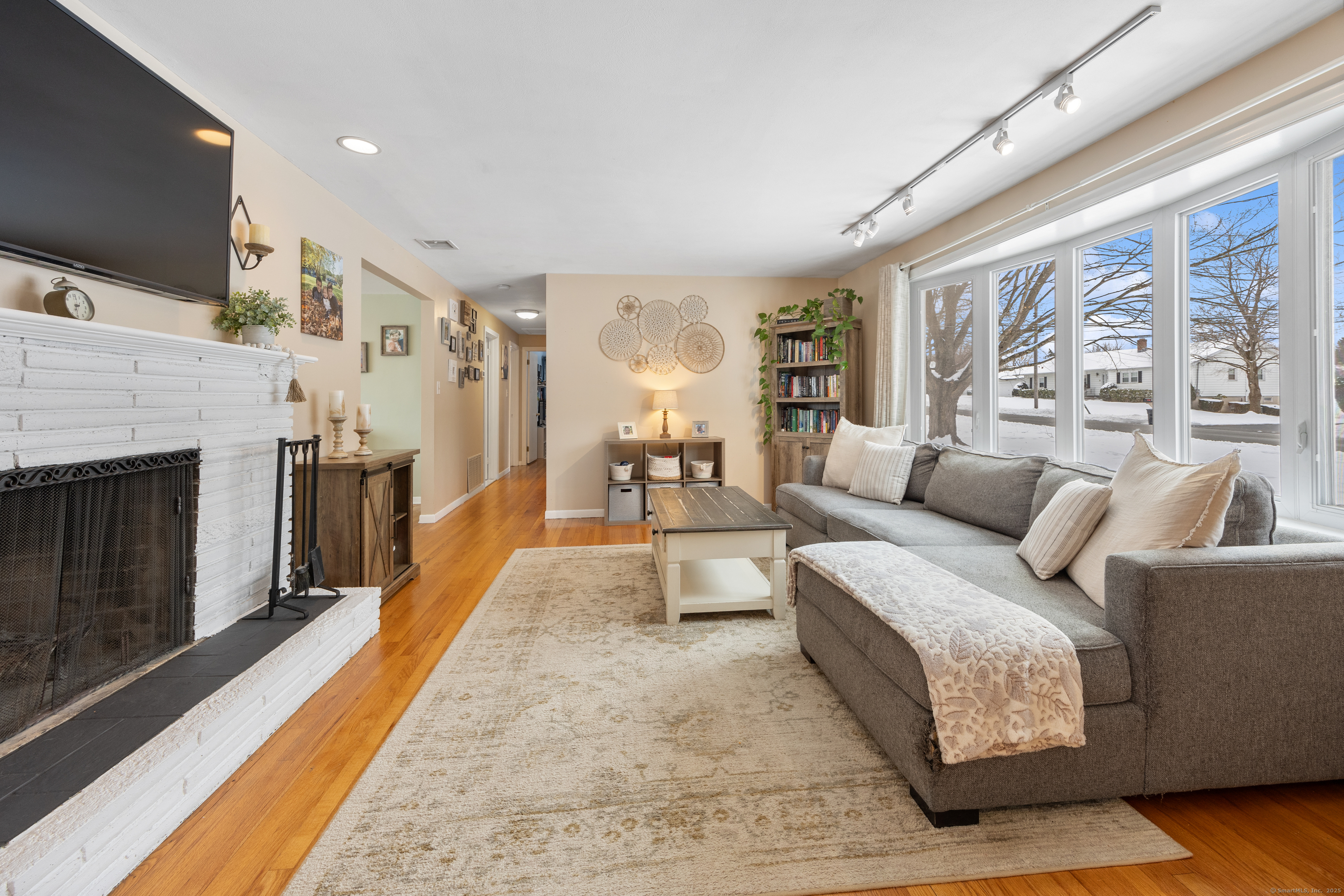 18 Marion Drive, North Haven, Connecticut image 8