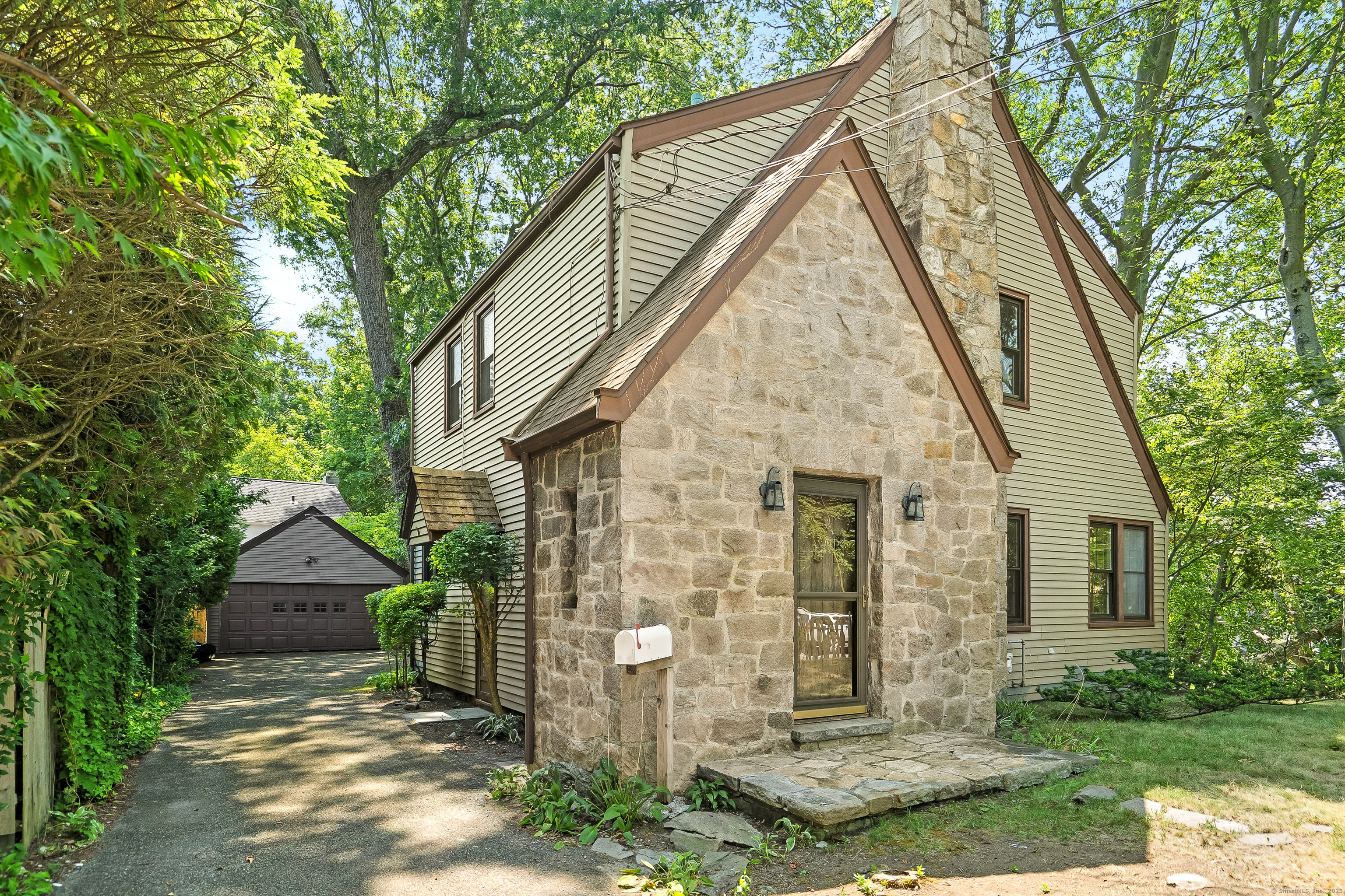 415 West Avenue