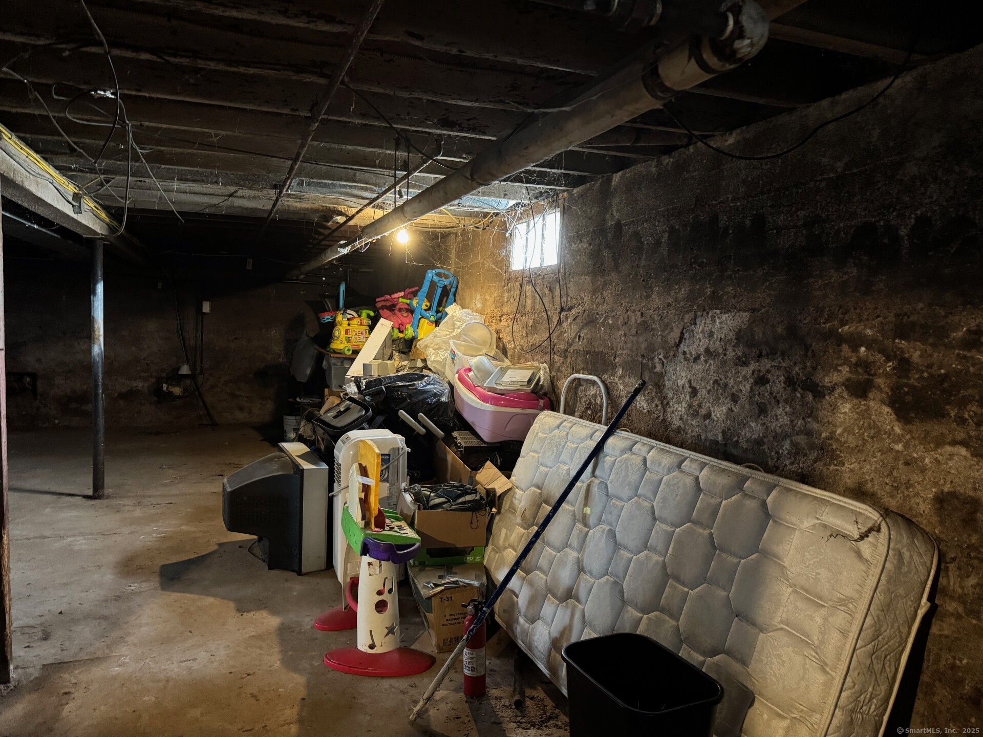 Manchester, Connecticut 06040, United States, 7 Bedrooms Bedrooms, ,2 BathroomsBathrooms,Residential,Coming Soon,193757