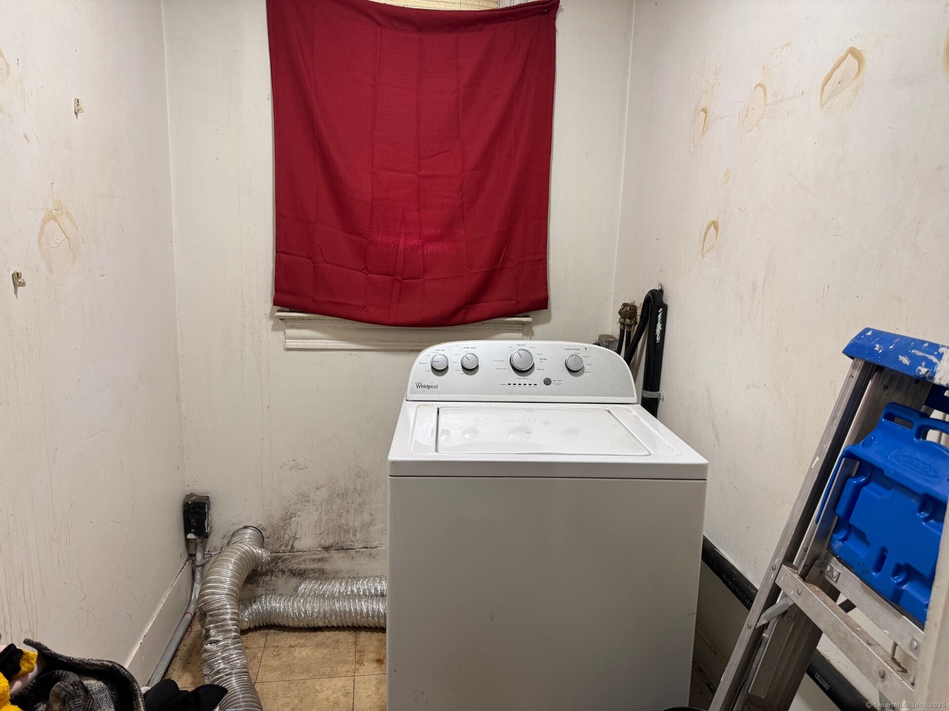 Manchester, Connecticut 06040, United States, 7 Bedrooms Bedrooms, ,2 BathroomsBathrooms,Residential,Coming Soon,193757