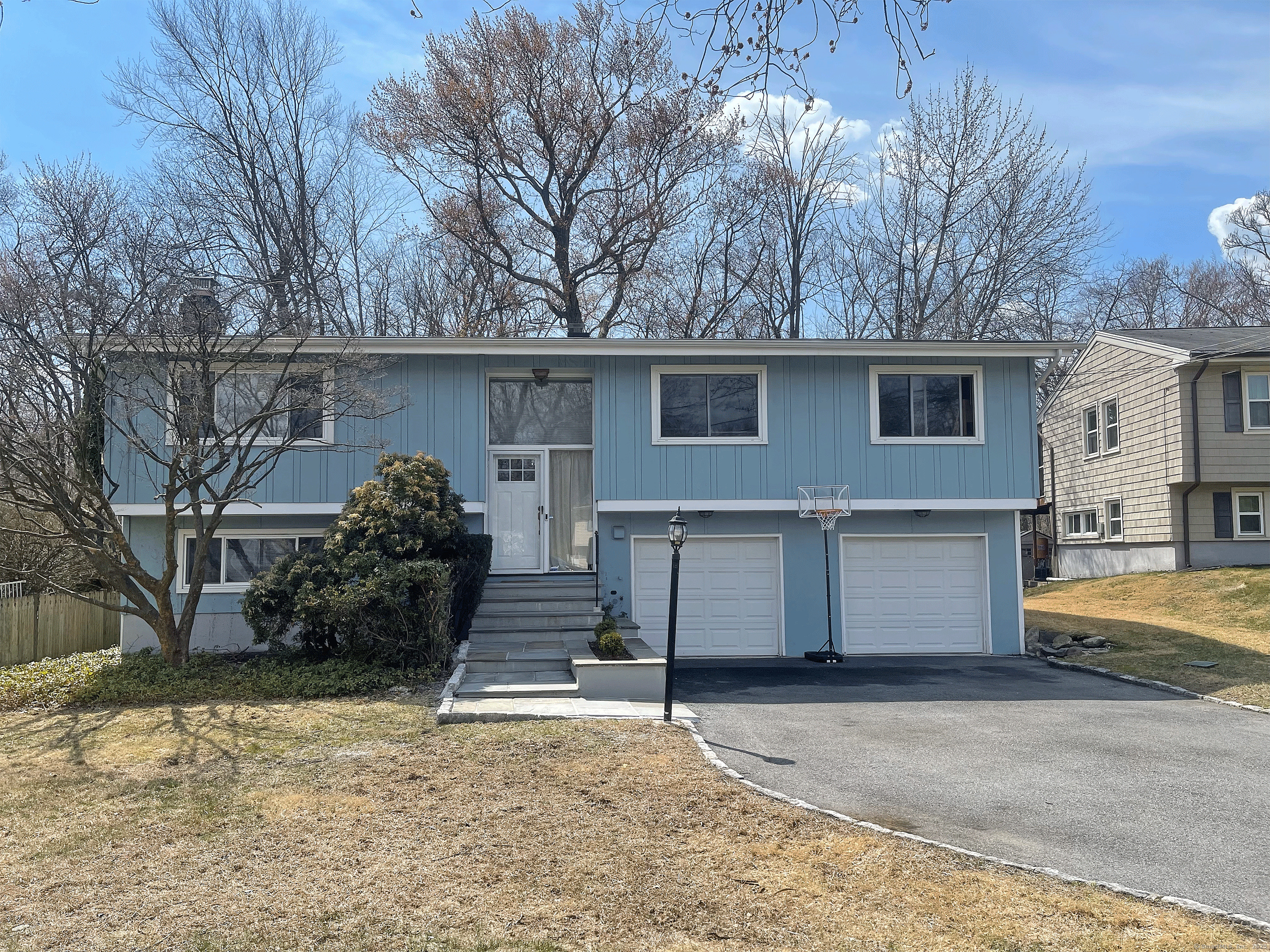 10 Surrey Drive