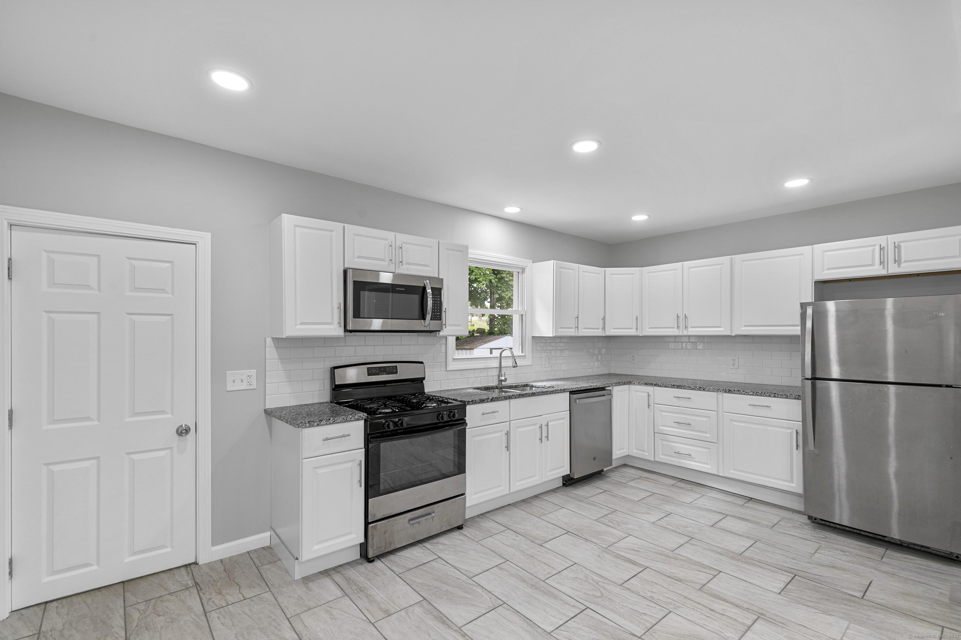 196 Farren Avenue, New Haven, Connecticut image 10