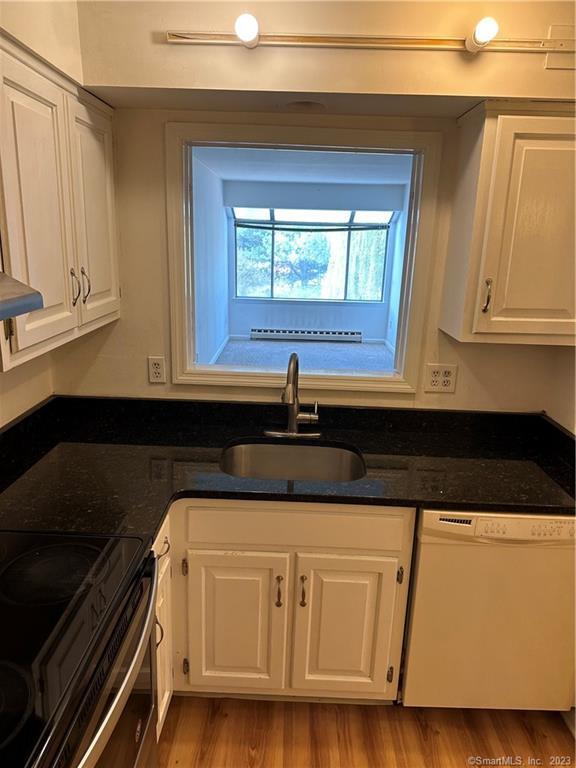 Photo 11 of 36 of 55 Mill Plain Road 31-11 condo