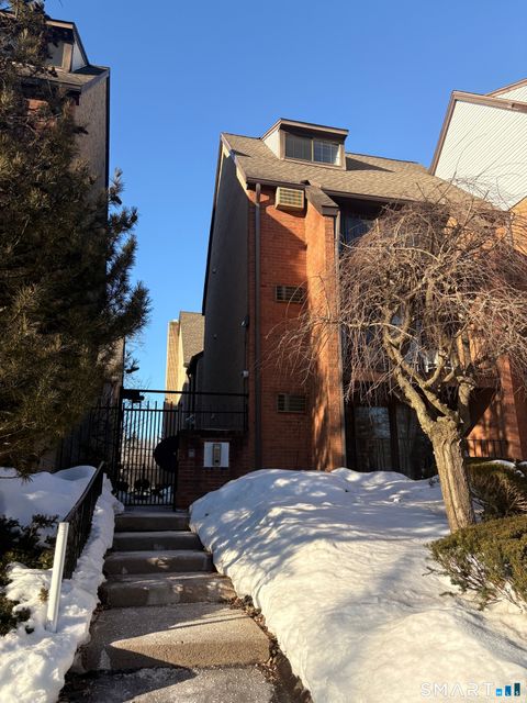 Tiny photo for 181 Loomis Drive #APT 140, West Hartford, CT 06107 (MLS # 24154379)