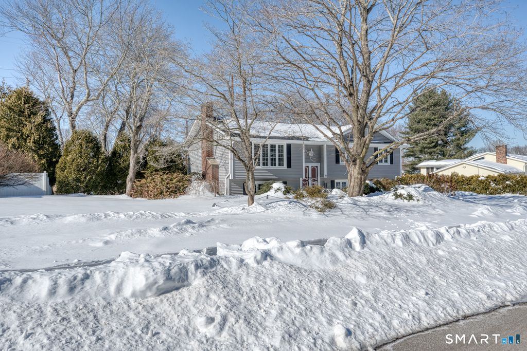 Photo of 41 Kingswood Drive, Southington, CT 06489 (MLS # 24151872)