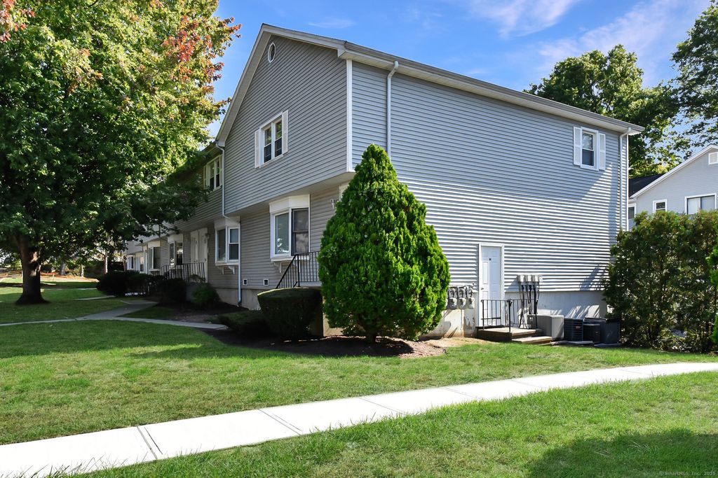 Photo of 245 Glendale Avenue #D8, Bridgeport, CT 06606 (MLS # 24131829)