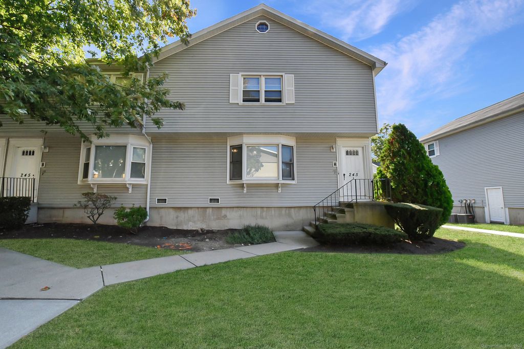 Photo of 245 Glendale Avenue #D8, Bridgeport, CT 06606 (MLS # 24131829)