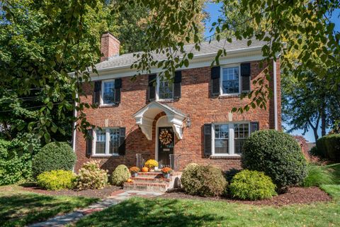 132 North Main Street West Hartford CT 06107