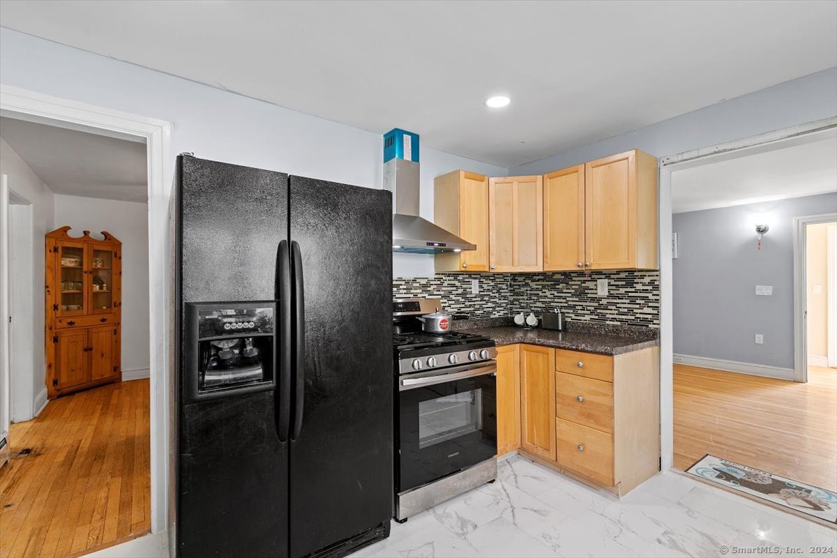 36 Strand Street, Bridgeport, Connecticut image 3