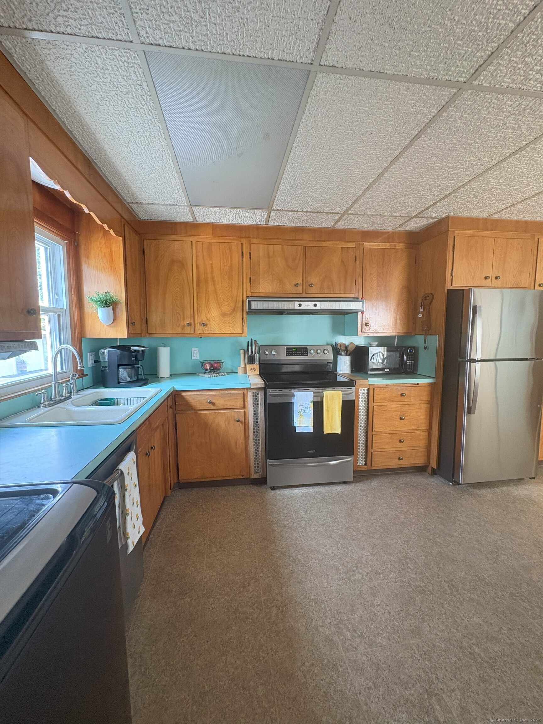 Norwich, Connecticut 06360, United States, 3 Bedrooms Bedrooms, ,1 BathroomBathrooms,Residential,Active,189562