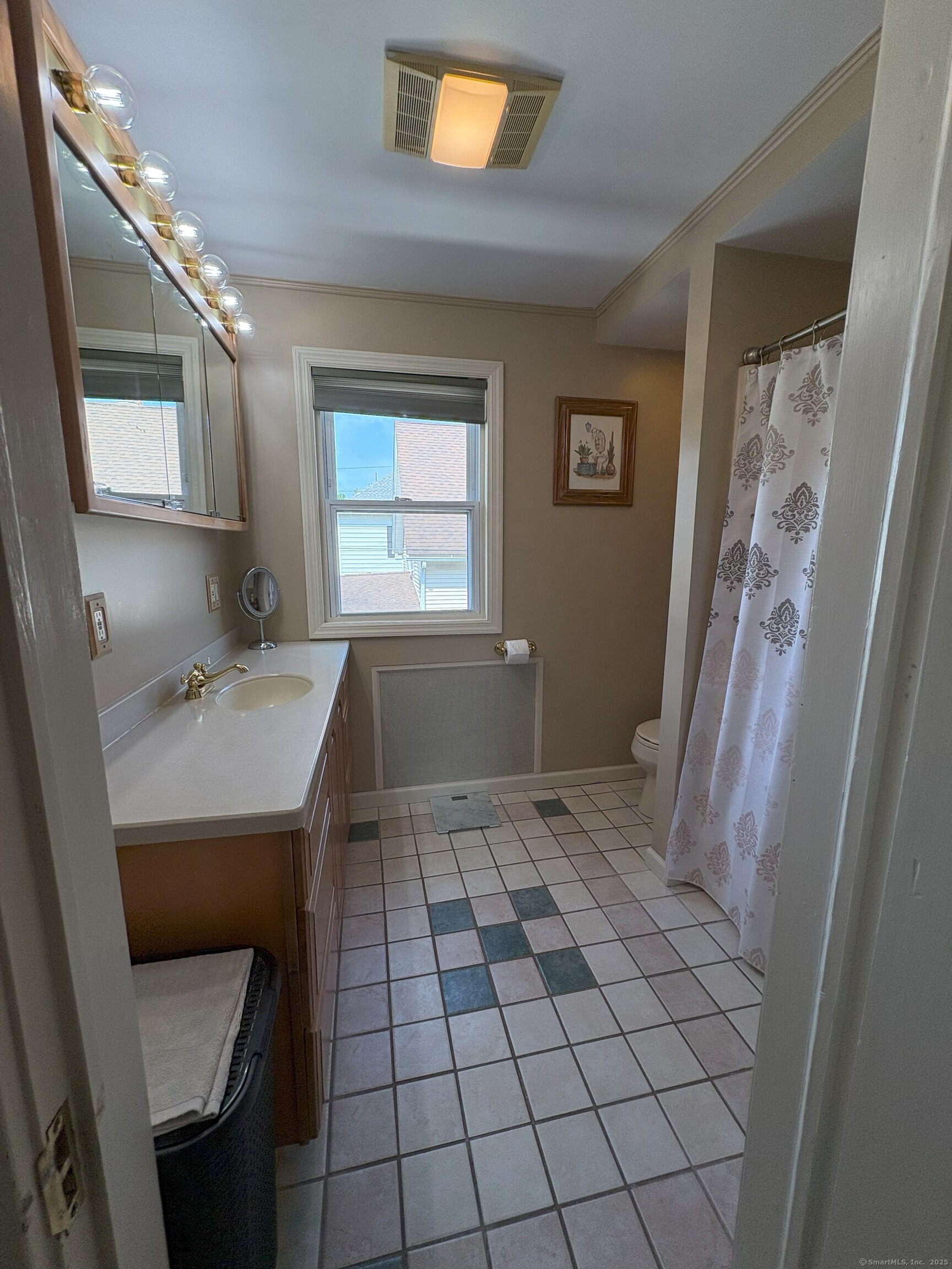 Norwich, Connecticut 06360, United States, 3 Bedrooms Bedrooms, ,1 BathroomBathrooms,Residential,Active,189562