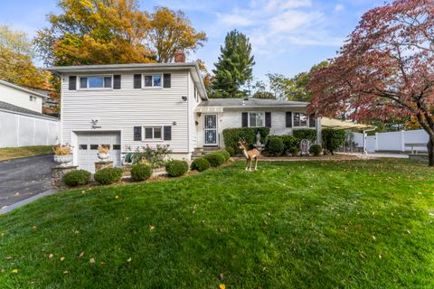 Photo of 15 Walker Court, Greenwich, CT 06831 (MLS # 24134764)
