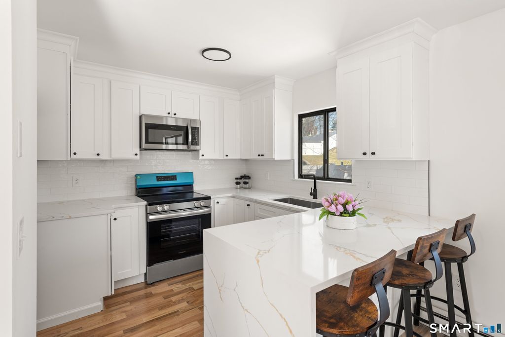 Photo of 60 Lawn Avenue #APT 21, Stamford, CT 06902 (MLS # 24156656)