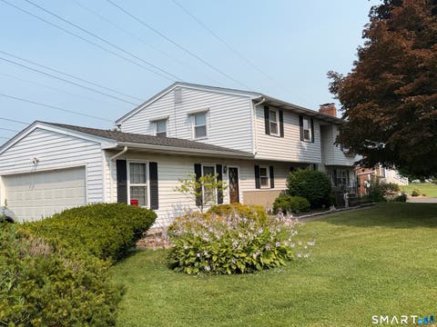 Photo of 27 Hummingbird Drive, Berlin, CT 06037 (MLS # 24197310)