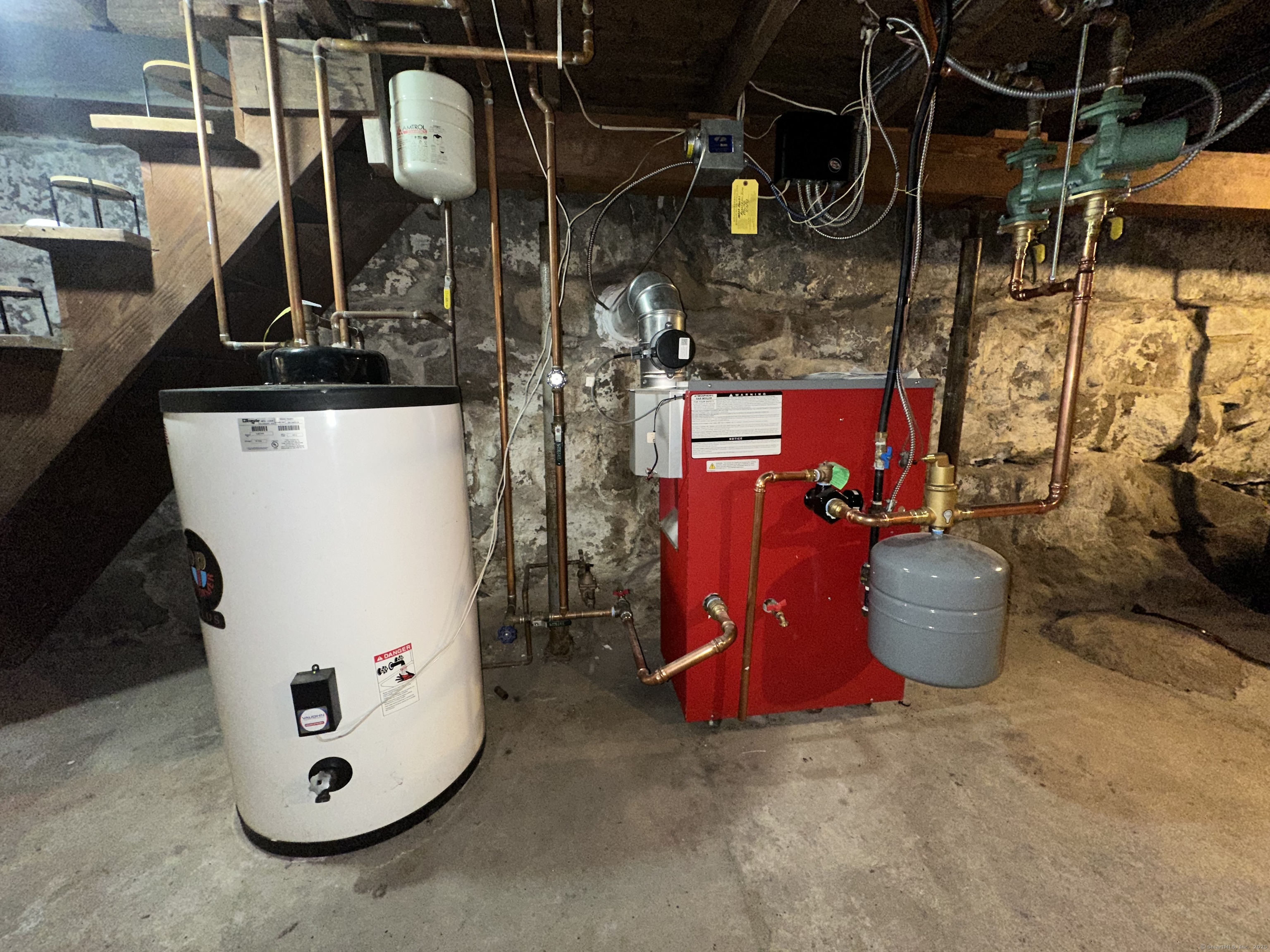 Waterford, Connecticut 06385, United States, 2 Bedrooms Bedrooms, ,2 BathroomsBathrooms,Residential,Pending,191868