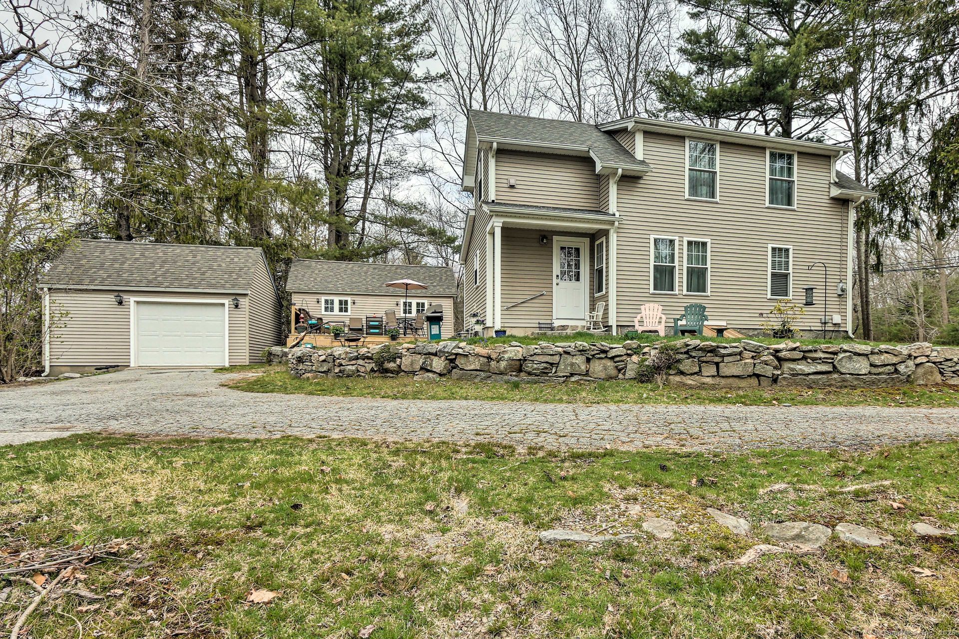 Waterford, Connecticut 06385, United States, 2 Bedrooms Bedrooms, ,2 BathroomsBathrooms,Residential,Pending,191868