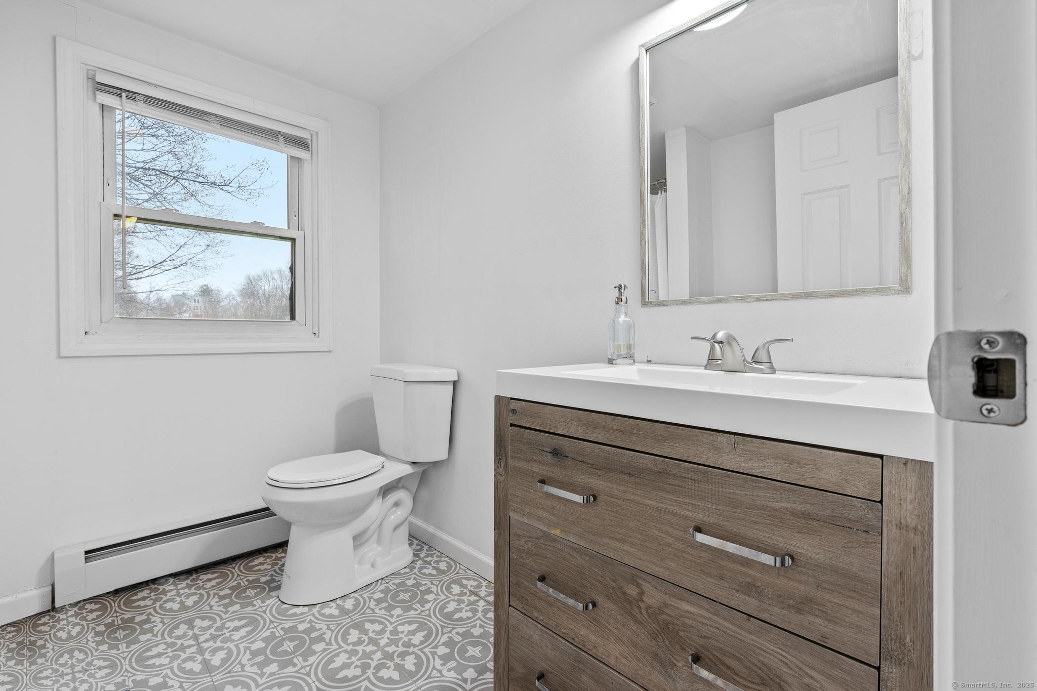 551 Pine Street, Bristol, Connecticut image 25