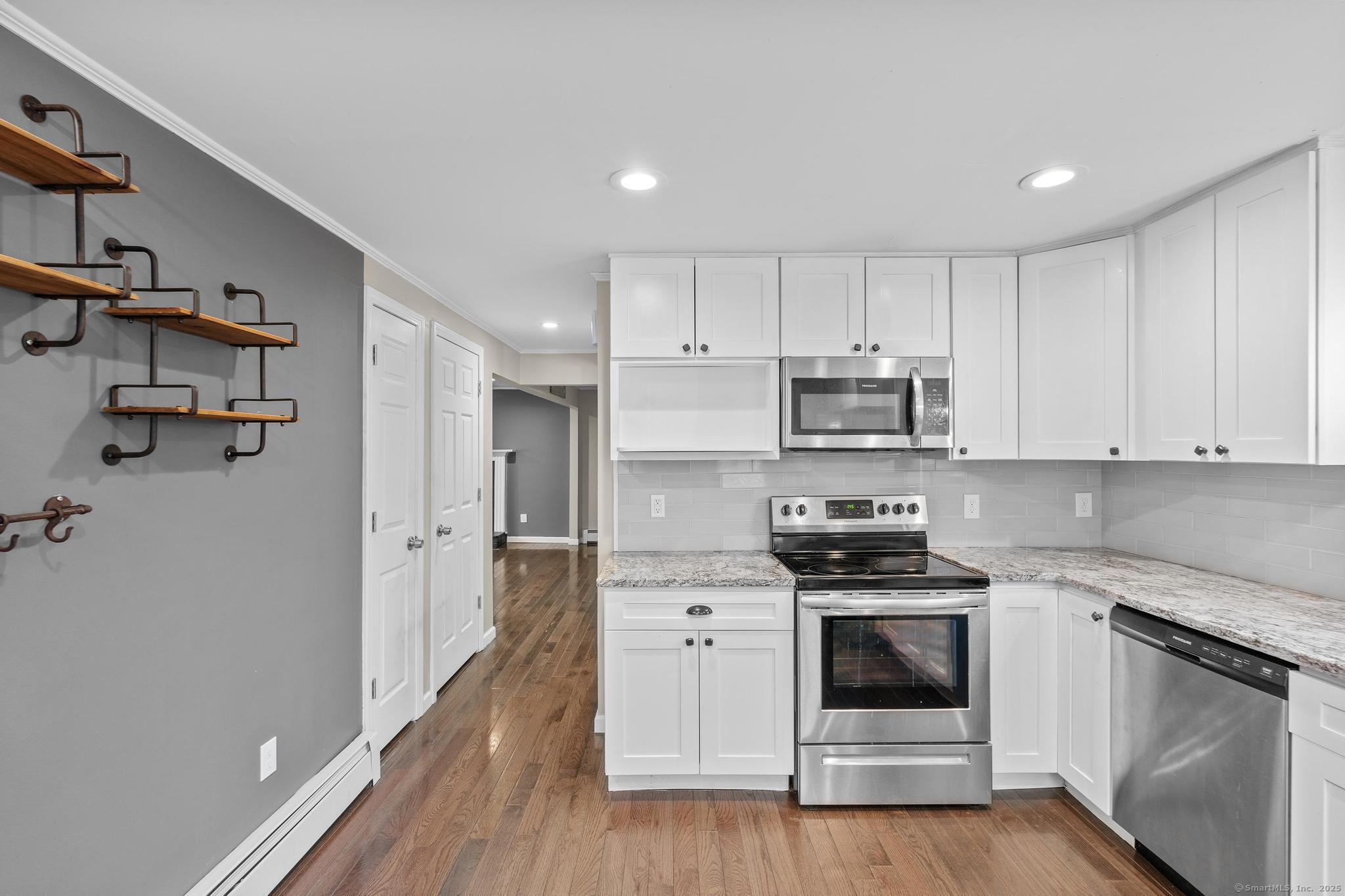 551 Pine Street, Bristol, Connecticut image 9