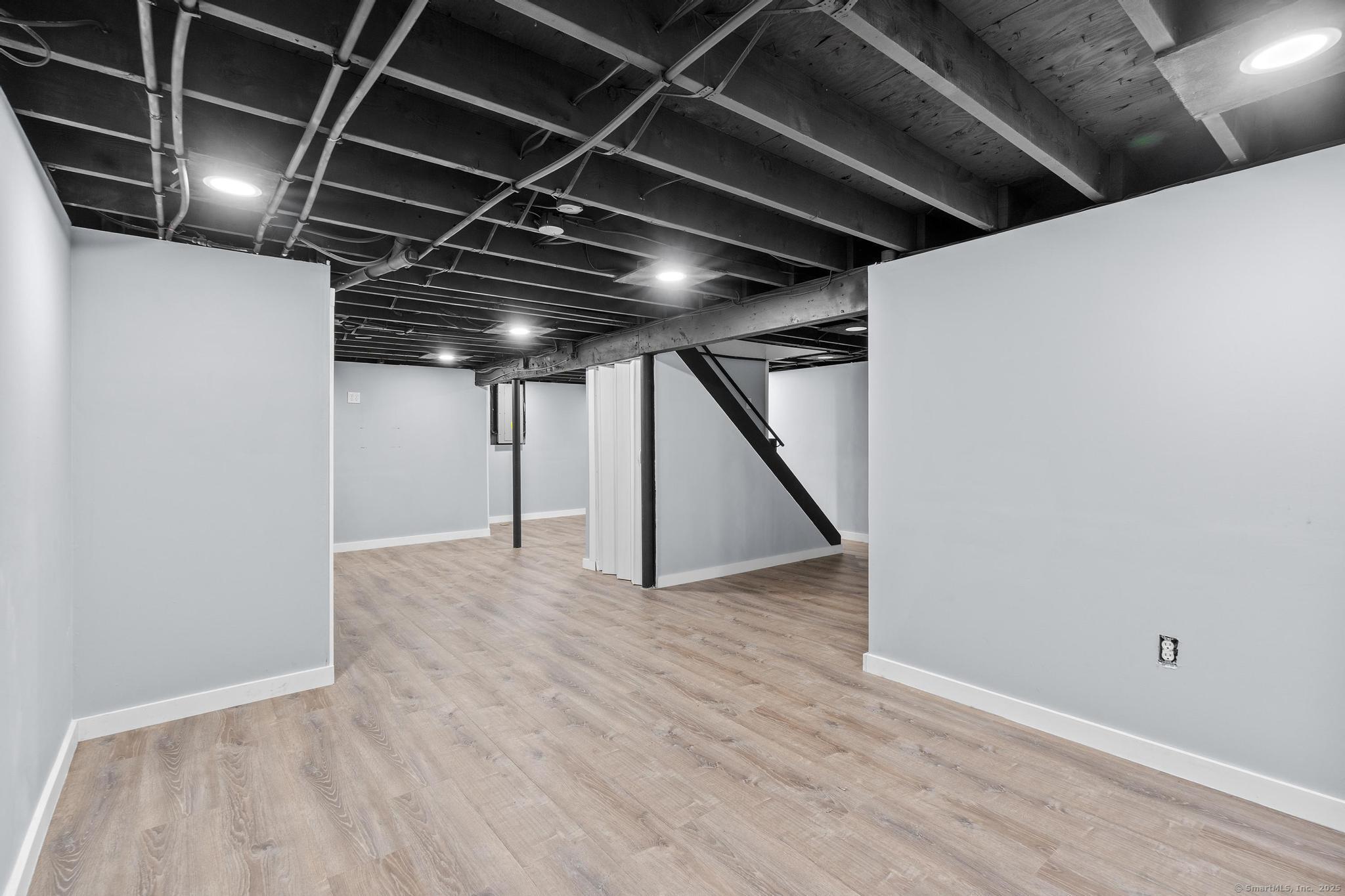 551 Pine Street, Bristol, Connecticut image 28