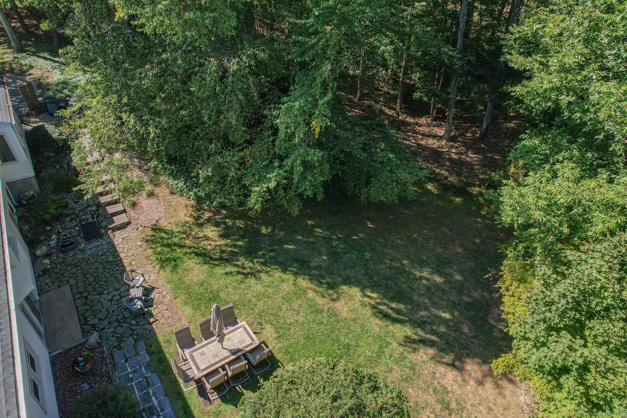 North Haven, Connecticut 06473, United States, 4 Bedrooms Bedrooms, ,3 BathroomsBathrooms,Residential,Pending,210035