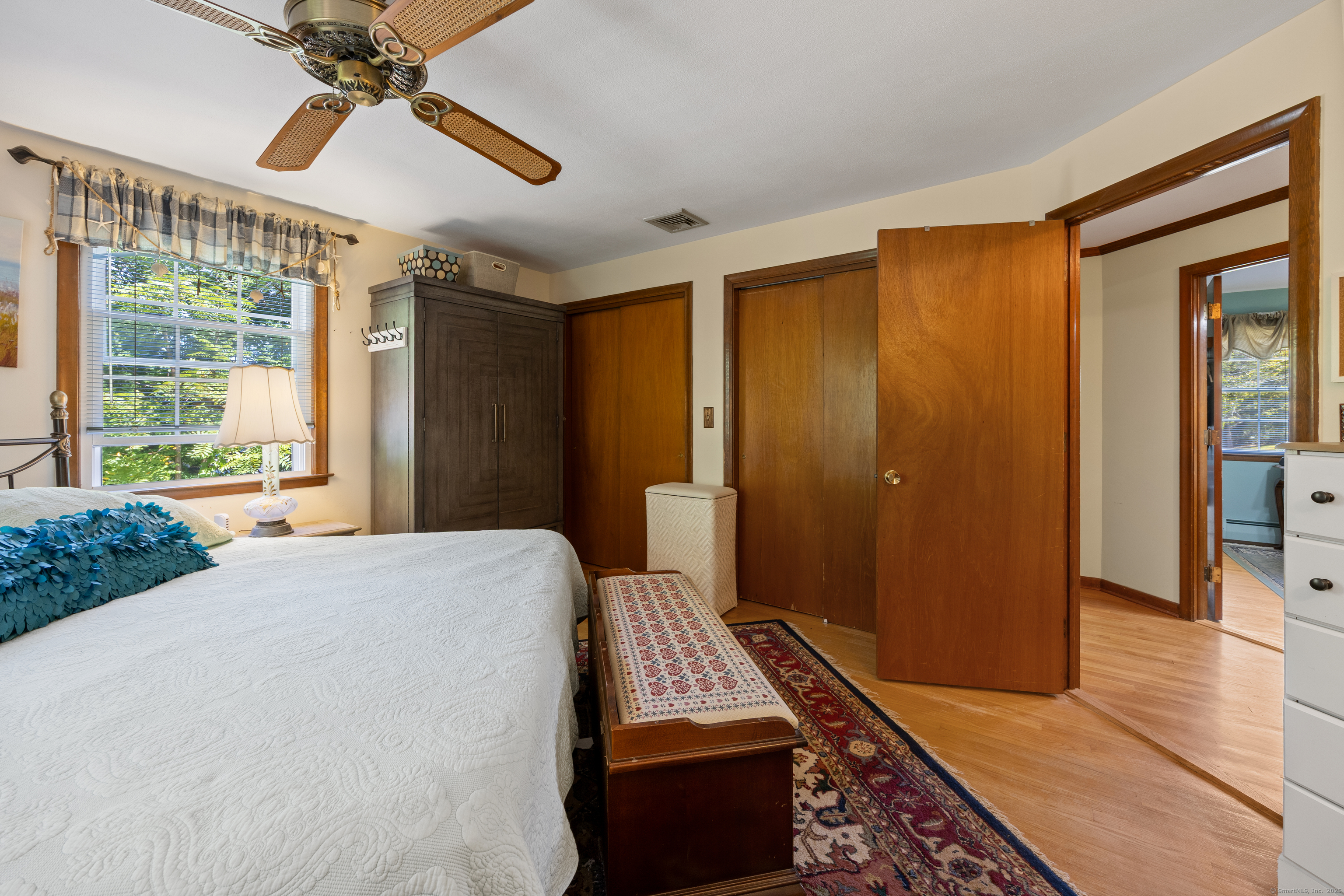 North Haven, Connecticut 06473, United States, 4 Bedrooms Bedrooms, ,3 BathroomsBathrooms,Residential,Pending,210035