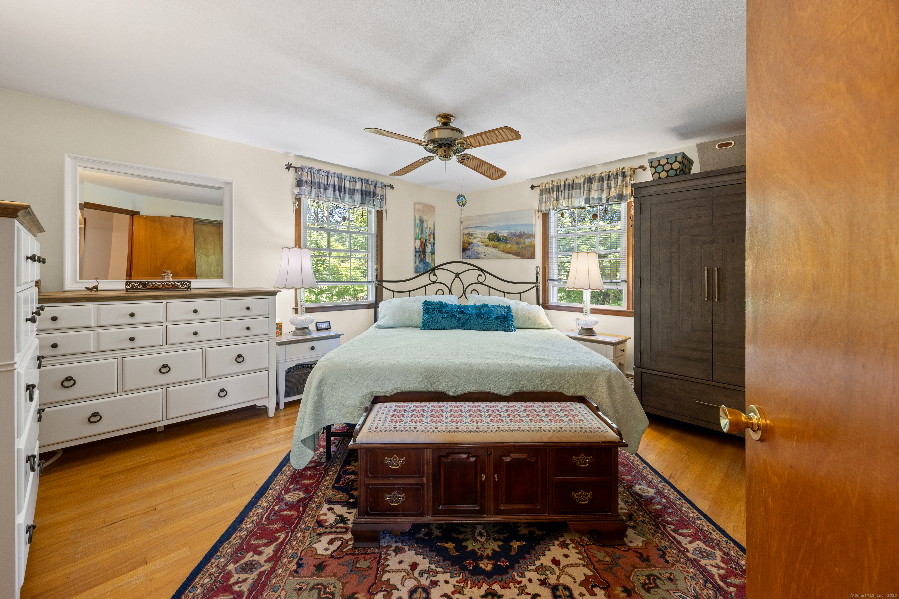 North Haven, Connecticut 06473, United States, 4 Bedrooms Bedrooms, ,3 BathroomsBathrooms,Residential,Pending,210035