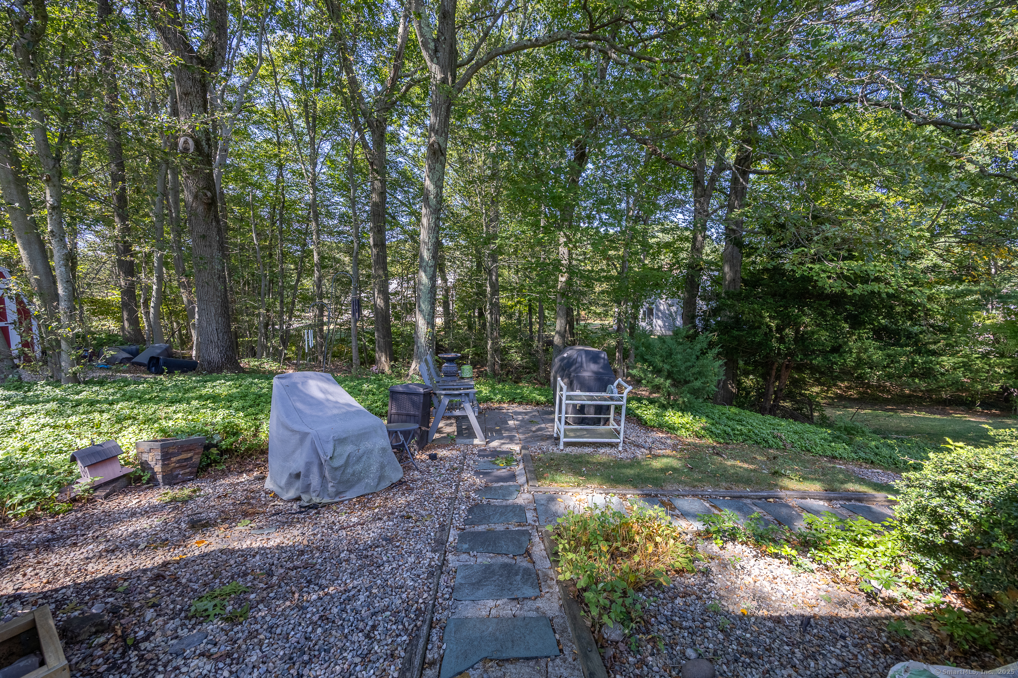 North Haven, Connecticut 06473, United States, 4 Bedrooms Bedrooms, ,3 BathroomsBathrooms,Residential,Pending,210035