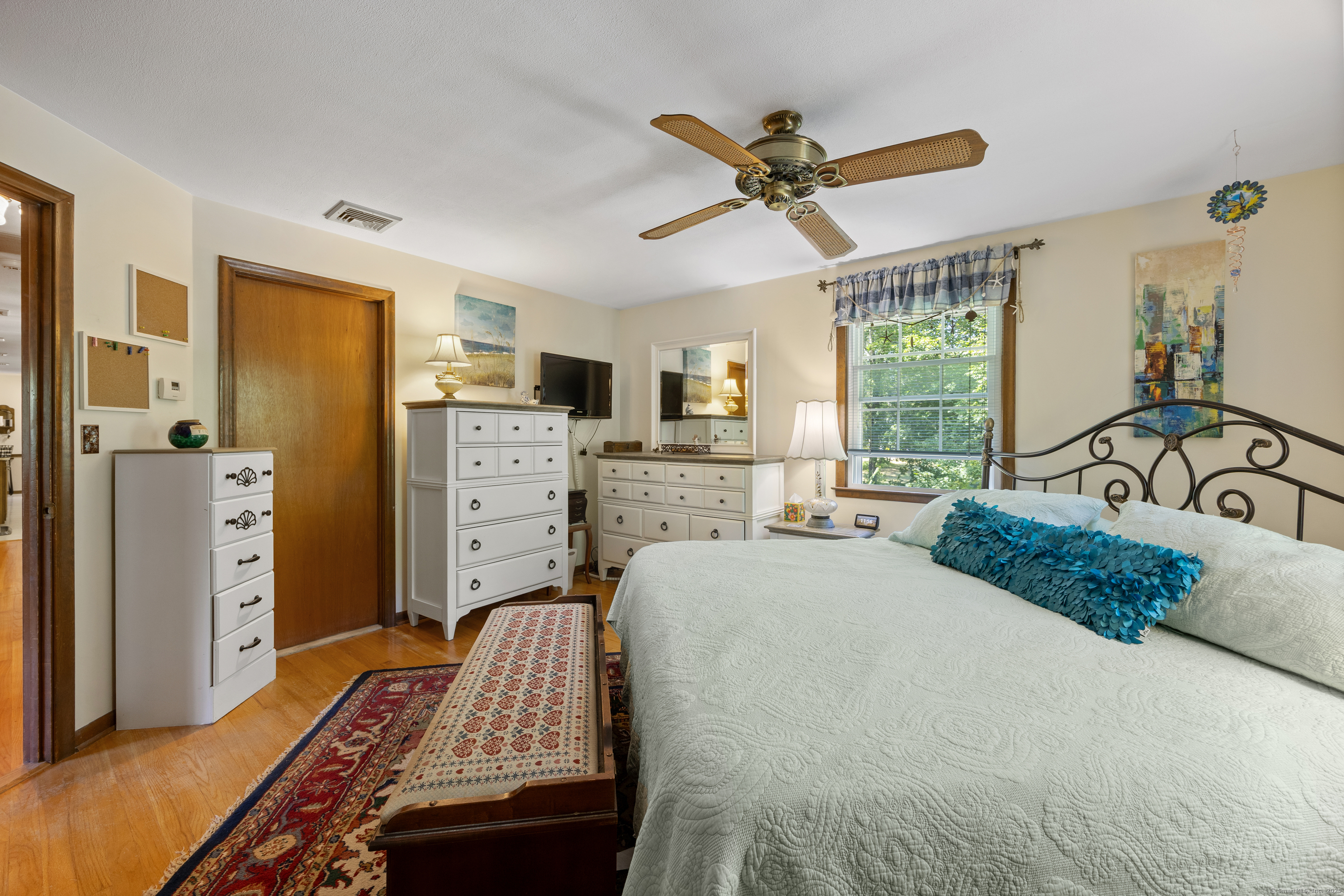 North Haven, Connecticut 06473, United States, 4 Bedrooms Bedrooms, ,3 BathroomsBathrooms,Residential,Pending,210035