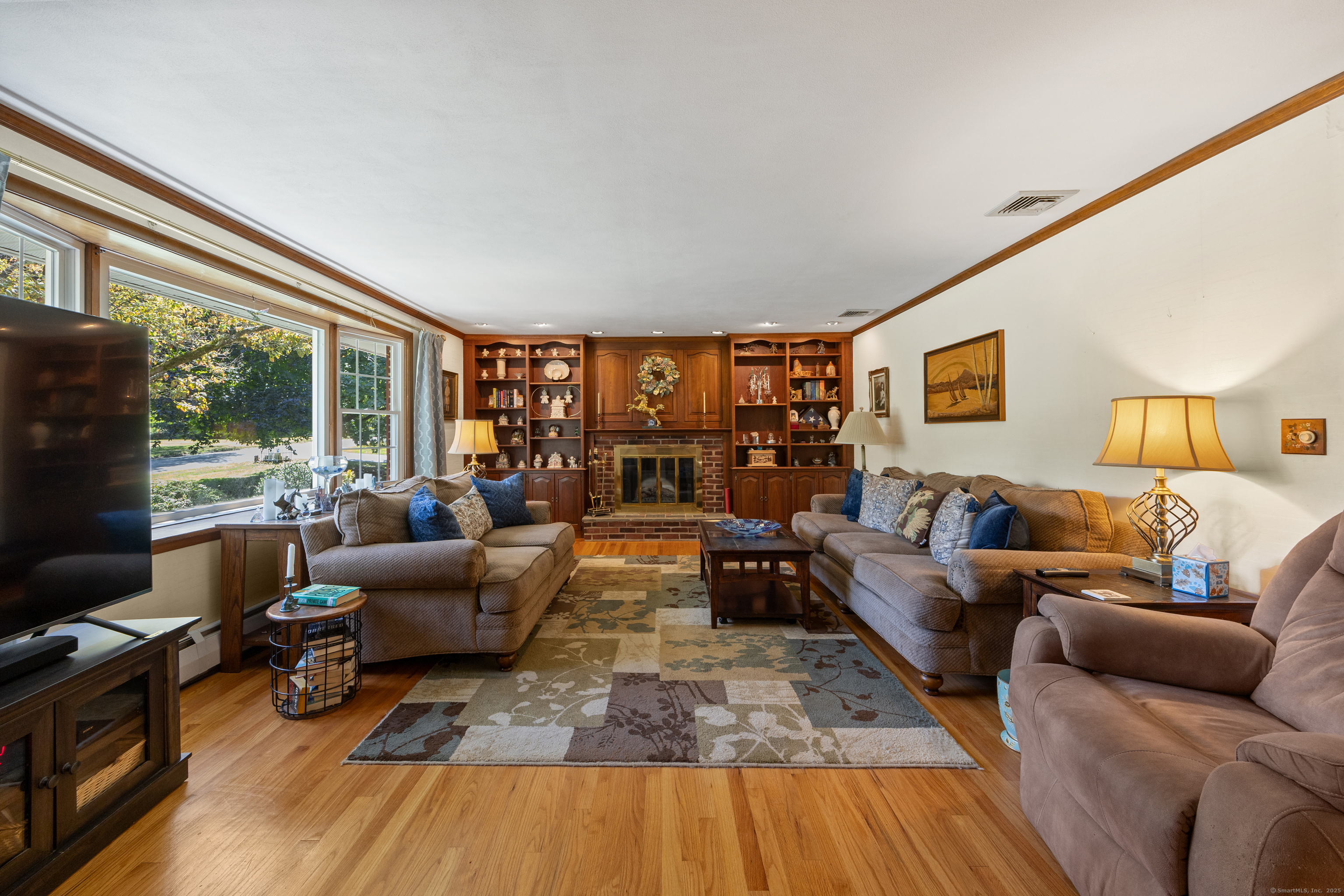 North Haven, Connecticut 06473, United States, 4 Bedrooms Bedrooms, ,3 BathroomsBathrooms,Residential,Pending,210035