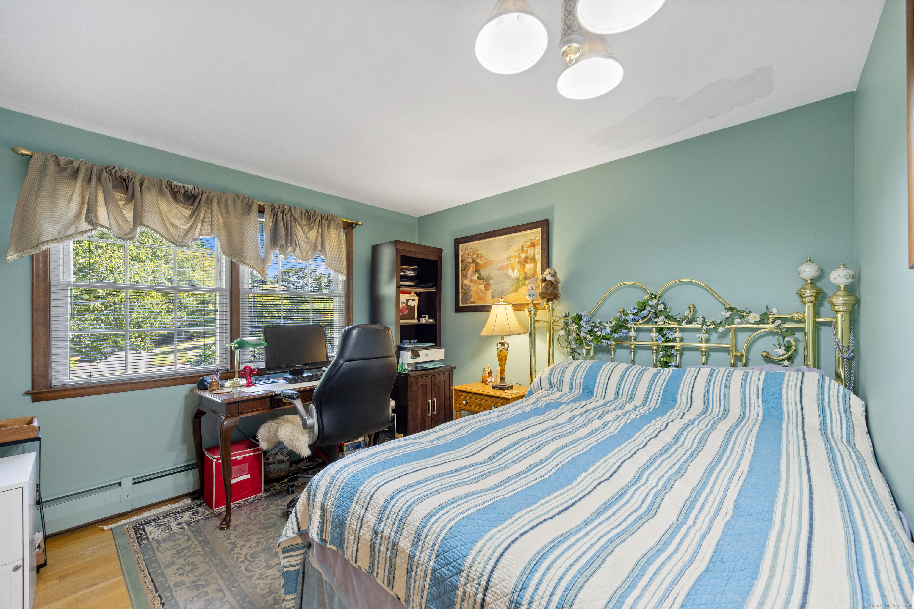 North Haven, Connecticut 06473, United States, 4 Bedrooms Bedrooms, ,3 BathroomsBathrooms,Residential,Pending,210035