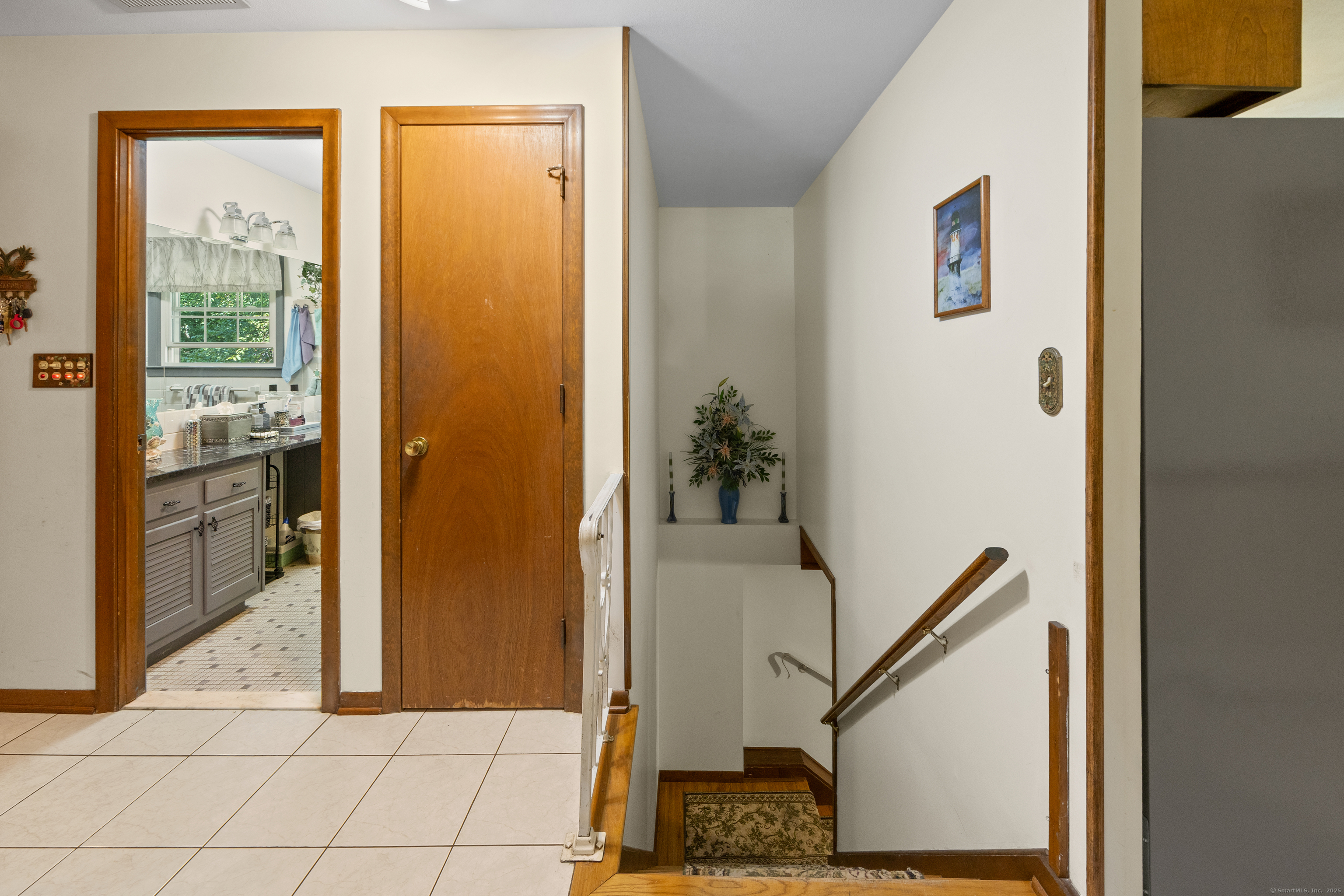 North Haven, Connecticut 06473, United States, 4 Bedrooms Bedrooms, ,3 BathroomsBathrooms,Residential,Pending,210035