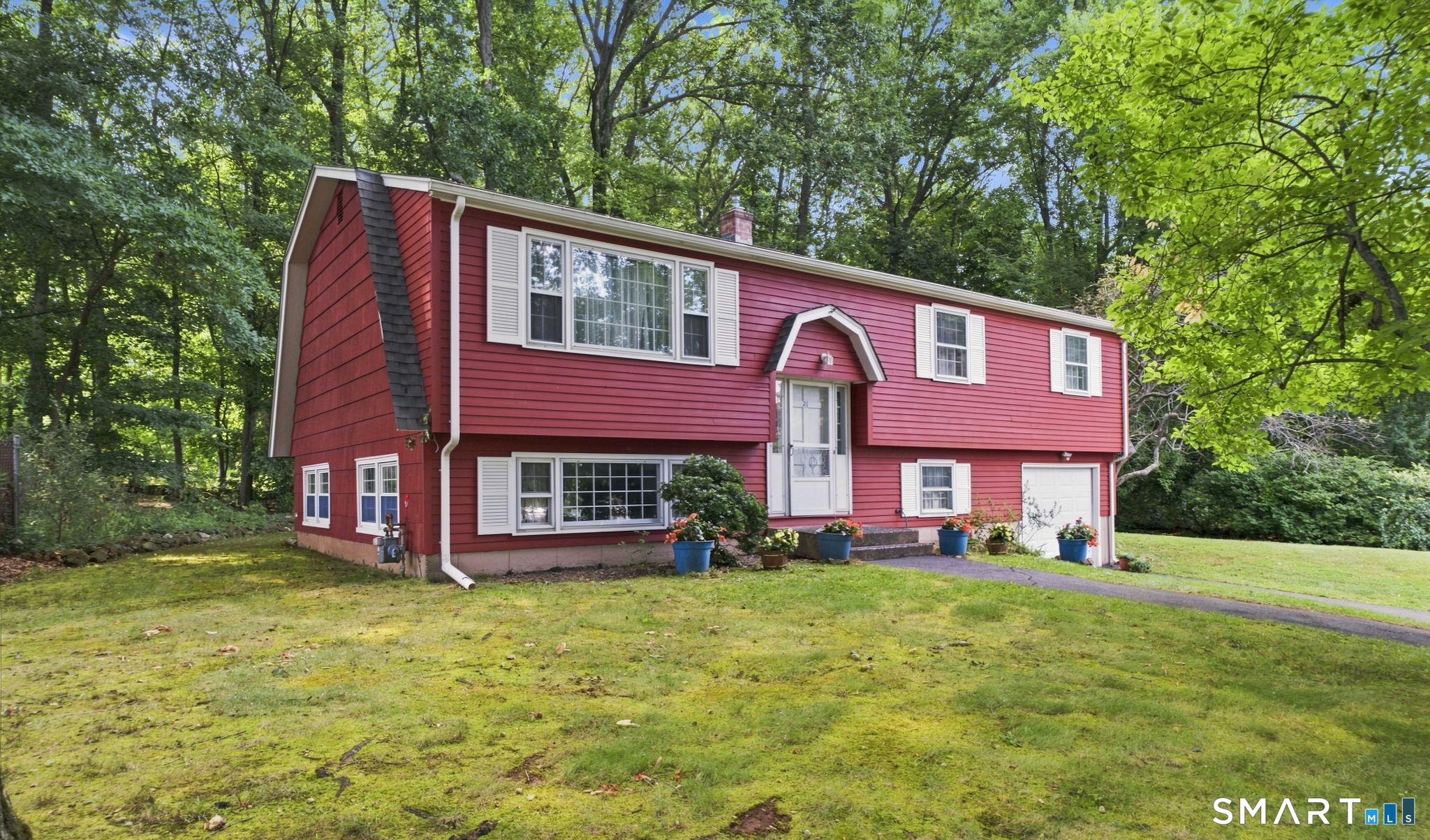21 Knollwood Road