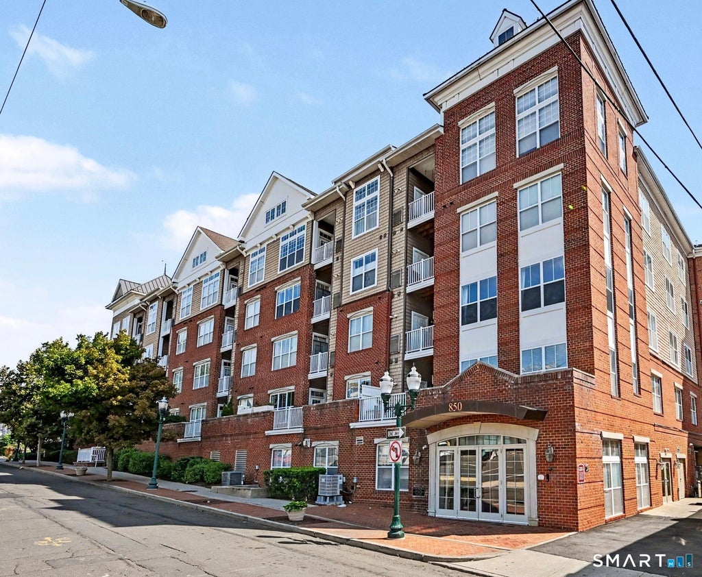 Photo of 850 E Main Street #202, Stamford, CT 06902 (MLS # 24199389)