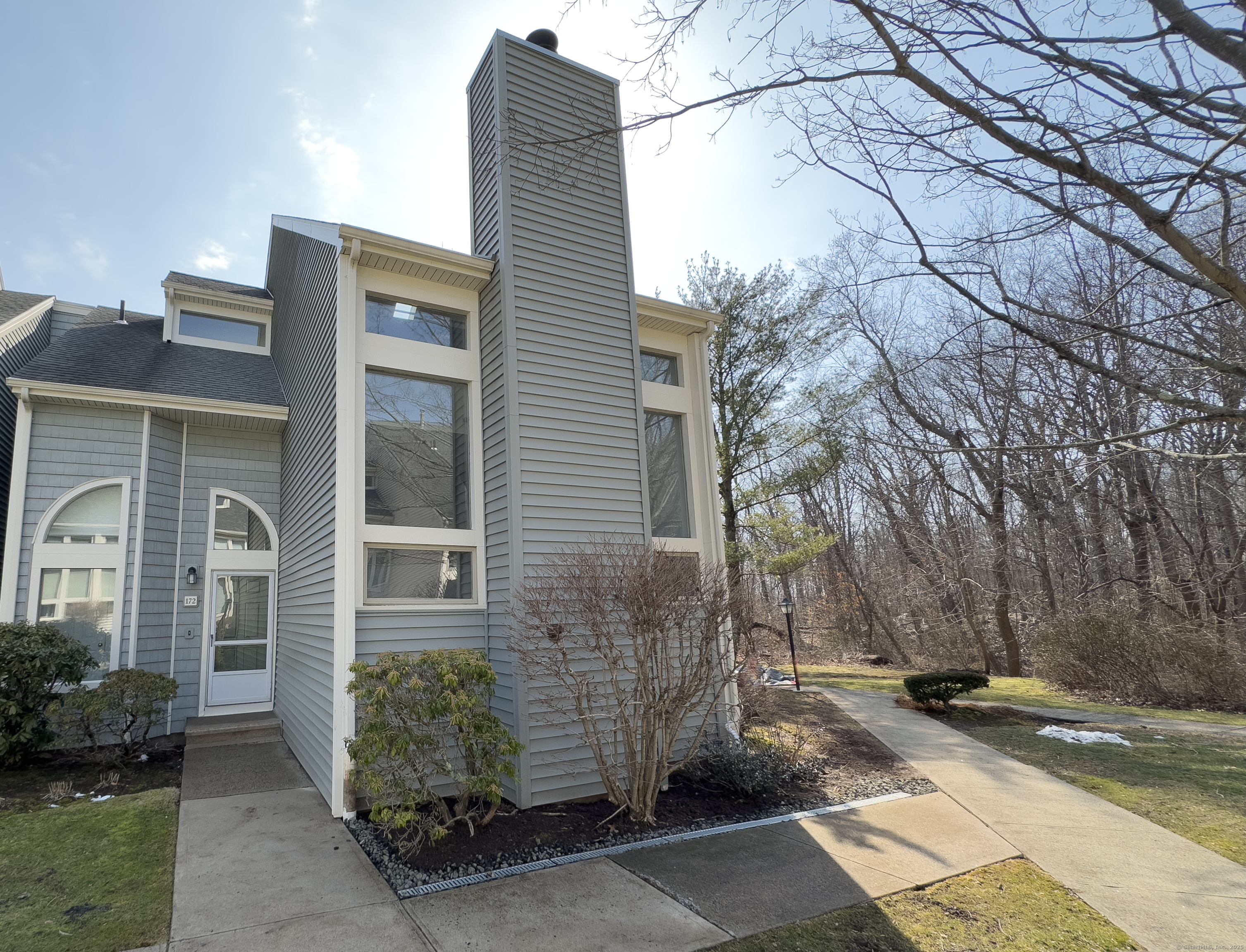 Turtle Bay Drive 172, Branford, Connecticut - 2 Bedrooms  
2 Bathrooms  
5 Rooms - 