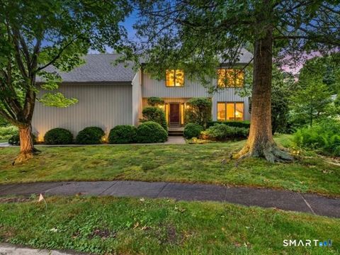 Photo of 44 Overlook Avenue, Groton, CT 06355 (MLS # 24185836)