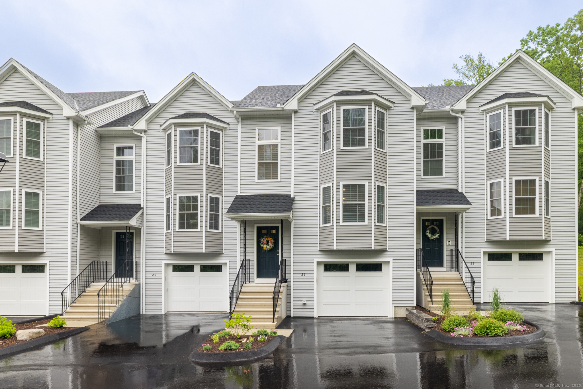 21 Summer Brook Way, Seymour, Connecticut image 1