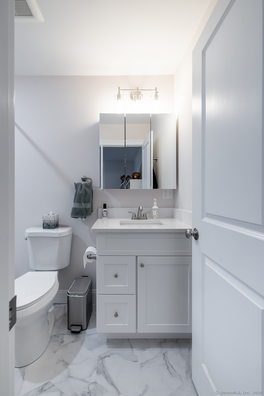 21 Summer Brook Way, Seymour, Connecticut image 24