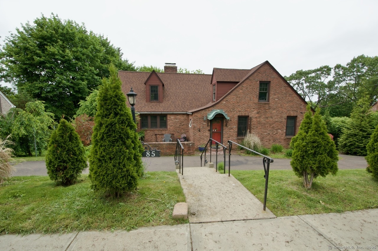 Property for Sale at Hillcrest Terrace, Meriden, Connecticut - Bedrooms: 4 
Bathrooms: 3 
Rooms: 8  - $399,900