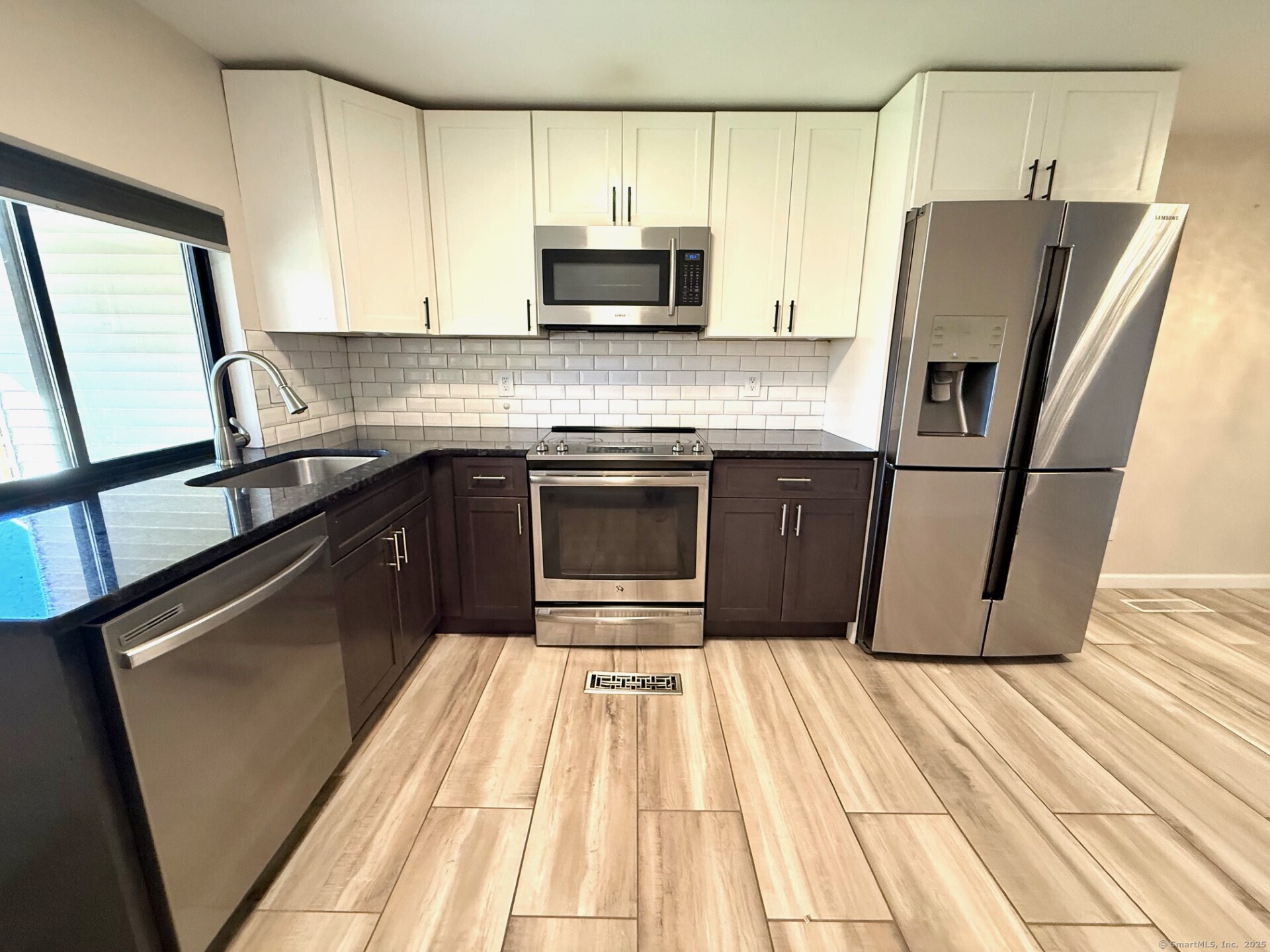 New Britain, Connecticut 06053, United States, 2 Bedrooms Bedrooms, ,1 BathroomBathrooms,Residential,Active,223843