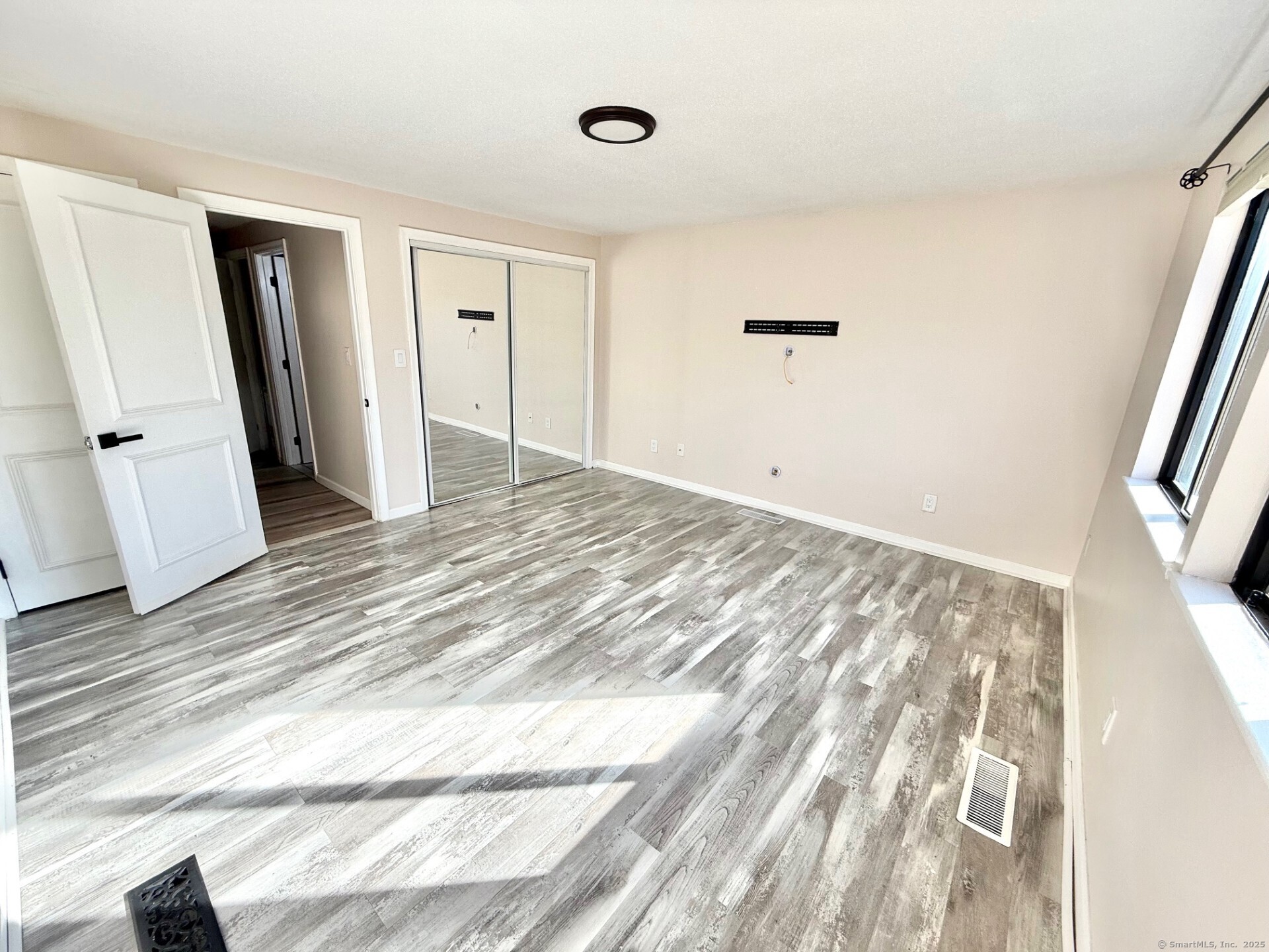 New Britain, Connecticut 06053, United States, 2 Bedrooms Bedrooms, ,1 BathroomBathrooms,Residential,Active,223843